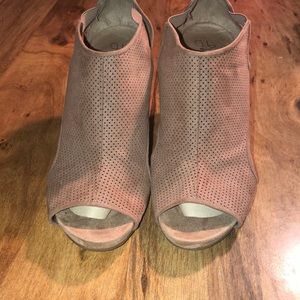 Life Stride Hinx Wedge Bootie